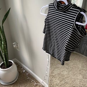ACEMI striped mock top🤍🖤